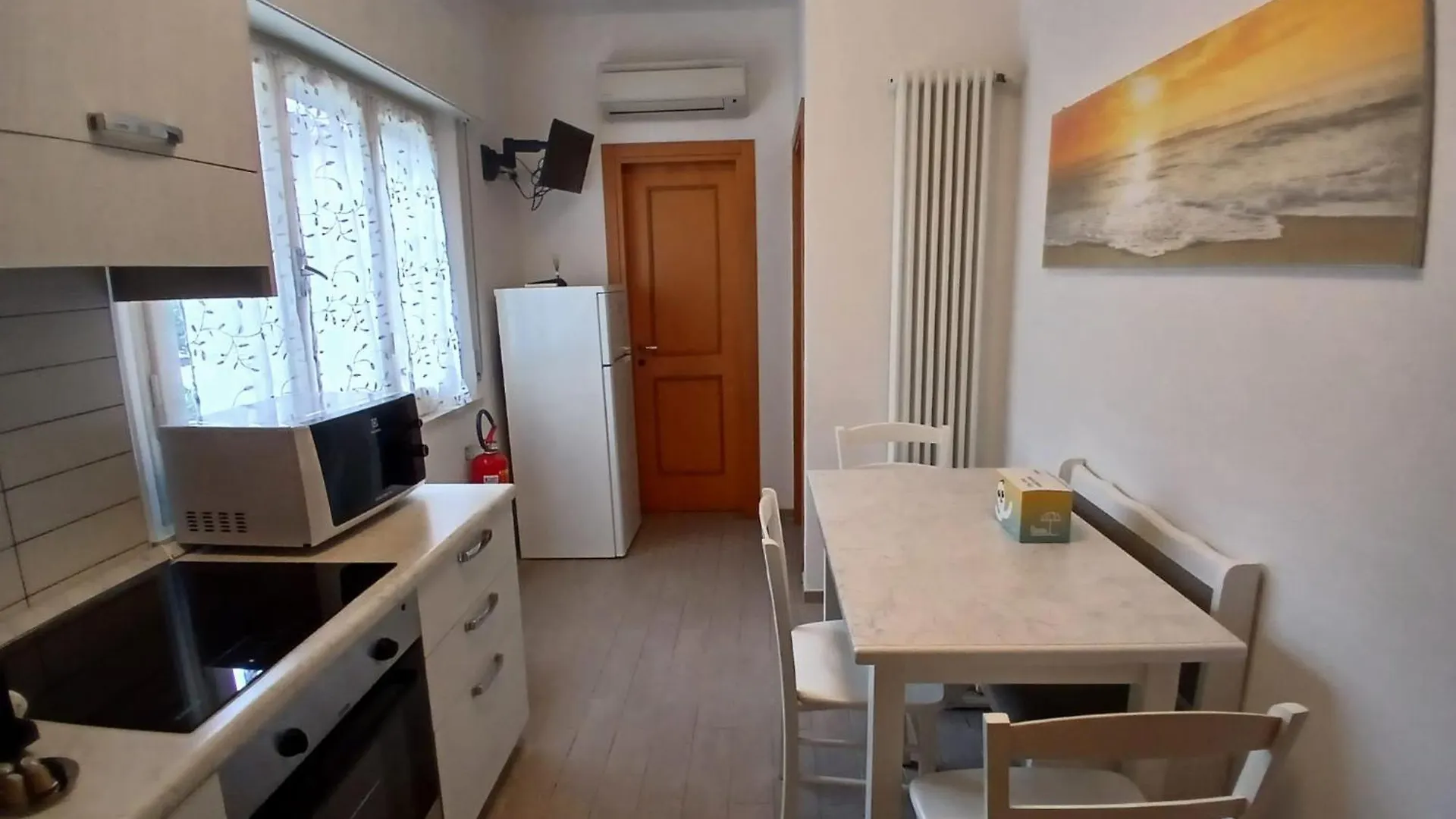 Cv008 - Cervia, Trilocale Ristrutturato Con Aria Condizionata Sul Lungomare Apartman Cervia